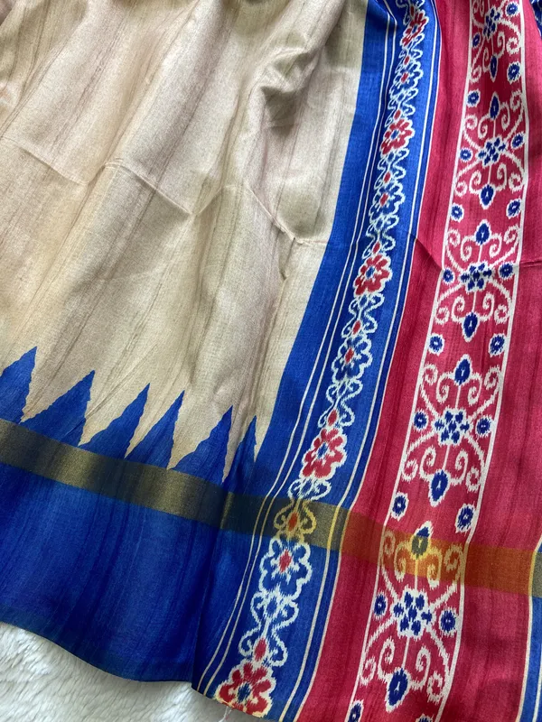 Soft_Tussar_Silk_sarees_with_Beautiful_Print_With_Attractive_Border_And_Contrast_Print_Blouse_With_Tassels
