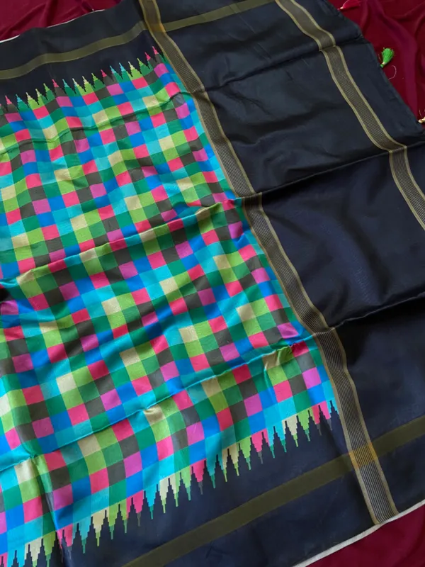 Soft_Tussar_Silk_sarees_with_Beautiful_Digital_Print_With_Attractive_Border_And_Contrast_Print_Blouse_With_Tassels