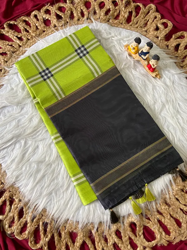 Soft_Tussar_Silk_sarees_with_Beautiful_Digital_Print_With_Attractive_Border_And_Contrast_Print_Blouse_With_Tassels