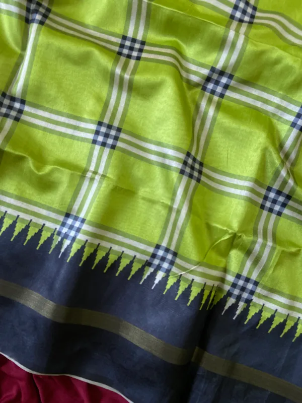 Soft_Tussar_Silk_sarees_with_Beautiful_Digital_Print_With_Attractive_Border_And_Contrast_Print_Blouse_With_Tassels