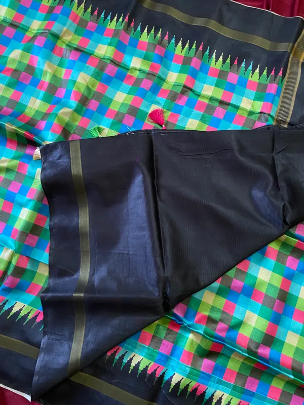 Soft_Tussar_Silk_sarees_with_Beautiful_Digital_Print_With_Attractive_Border_And_Contrast_Print_Blouse_With_Tassels