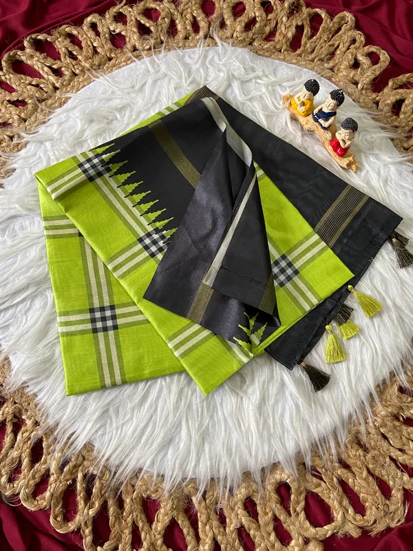 Soft_Tussar_Silk_sarees_with_Beautiful_Digital_Print_With_Attractive_Border_And_Contrast_Print_Blouse_With_Tassels