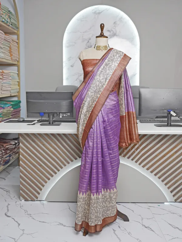 Soft_Semi_Tussar_Silk_sarees_with_Beautiful_Digital_Print_With_Attractive_Border_And_Contrast_Print_Blouse_With_Tassels