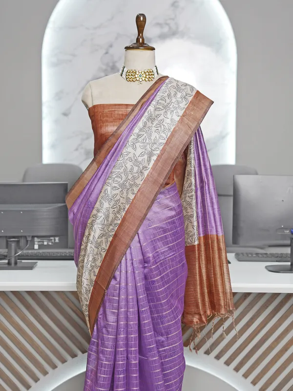 Soft_Semi_Tussar_Silk_sarees_with_Beautiful_Digital_Print_With_Attractive_Border_And_Contrast_Print_Blouse_With_Tassels
