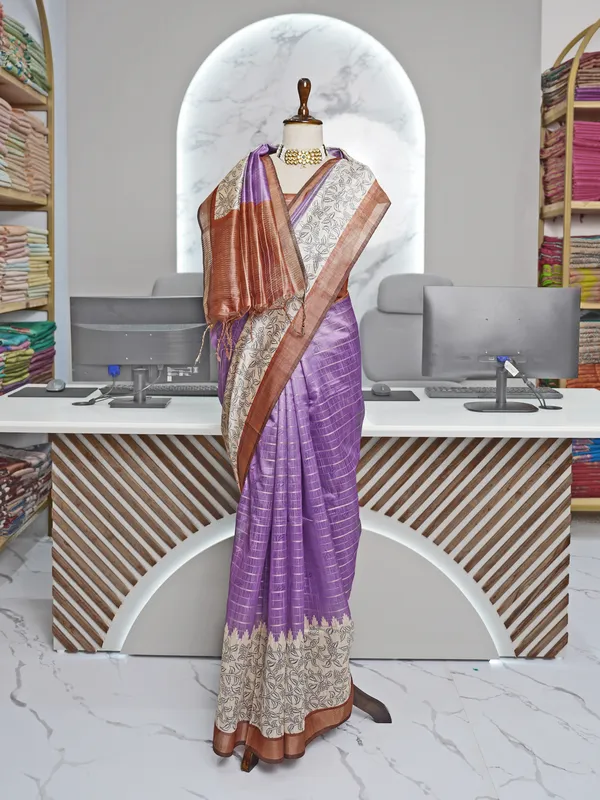 Soft_Semi_Tussar_Silk_sarees_with_Beautiful_Digital_Print_With_Attractive_Border_And_Contrast_Print_Blouse_With_Tassels