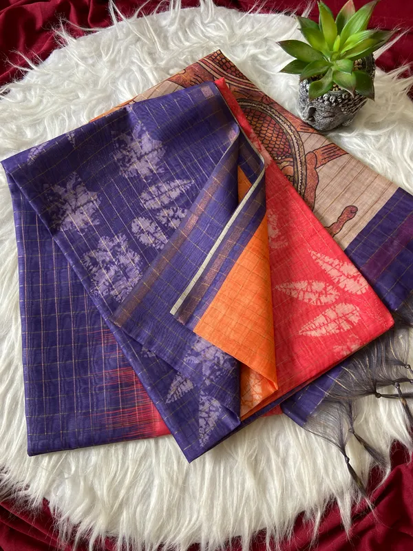 Soft_Semi_Tussar_Silk_sarees_with_Beautiful_Digital_Print_With_Attractive_Border_And_Contrast_Print_Blouse_With_Tassels