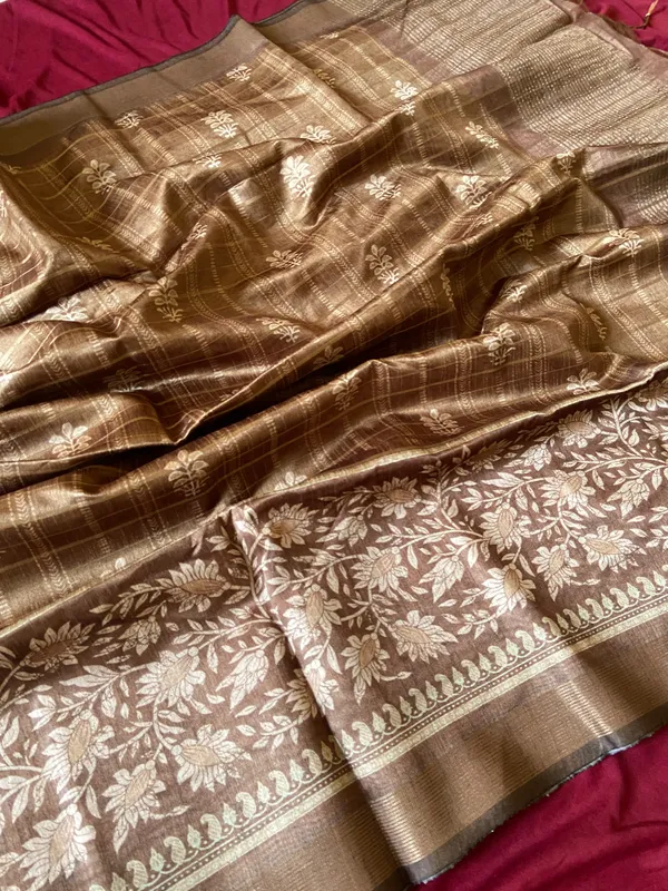 Soft_Semi_Tussar_Silk_sarees_with_Beautiful_Digital_Print_With_Attractive_Border_And_Contrast_Print_Blouse_With_Tassels