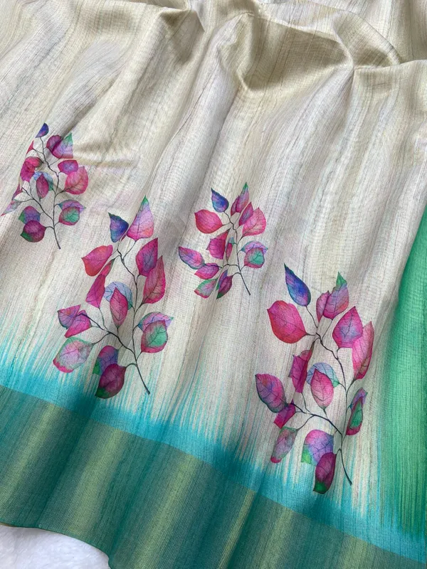 Divisha_Rama_Green_–_Navratri_Special_|_Soft_Tussar_Silk_Saree_with_Print,_Border_&_Contrast_Print_Blouse_with_Tassels
