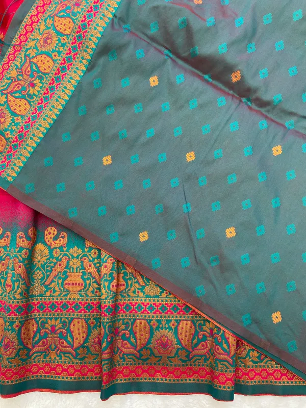 Premium_Soft_Paithani_Silk_sarees_With_Beautiful_Weaving_Pattern_With_Attractive_Rich_Pallu_And_Border_And_Weaving_Blouse_With_Tassels