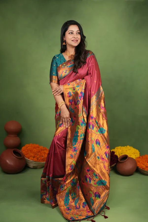 Premium_Soft_Paithani_Silk_sarees_With_Beautiful_Weaving_Pattern_With_Attractive_Rich_Pallu_And_Border_And_Weaving_Blouse_With_Tassels