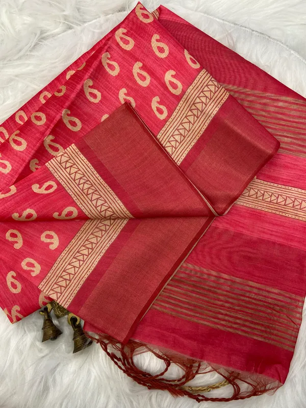 Soft_Tussar_Silk_sarees_with_Beautiful_Print_With_Attractive_Border_And_Contrast_Print_Blouse_With_Tassels