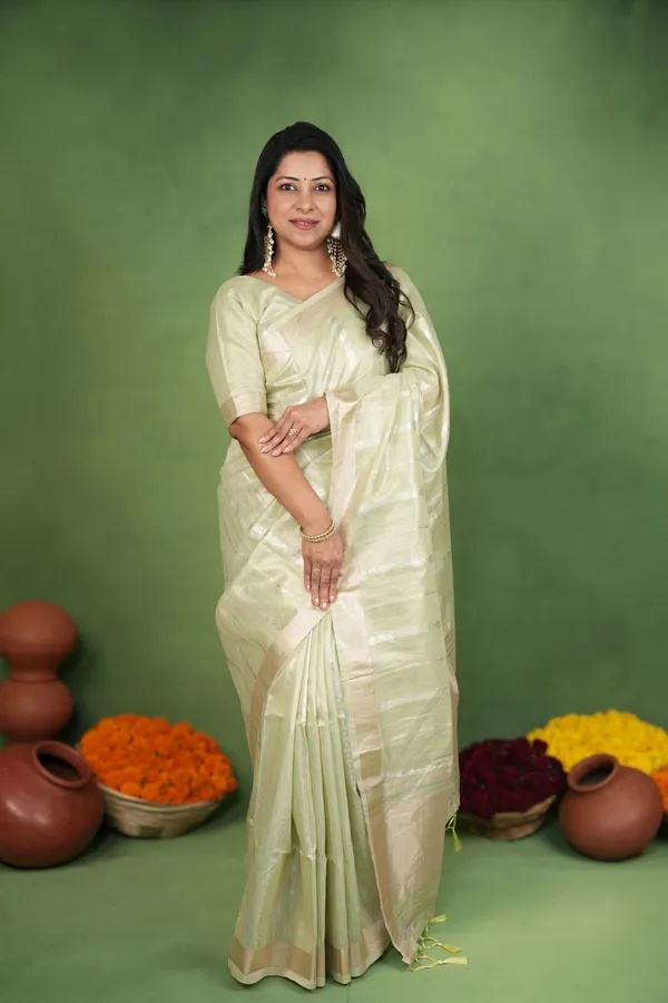 Soft_Linen_Cotton_Silk_sarees_with_Beautiful_Weaving__Zari_Butti_Design_With_Attractive_Border_&_Rich_Pallu__And_Running__Plain_Blouse_With_Tassels