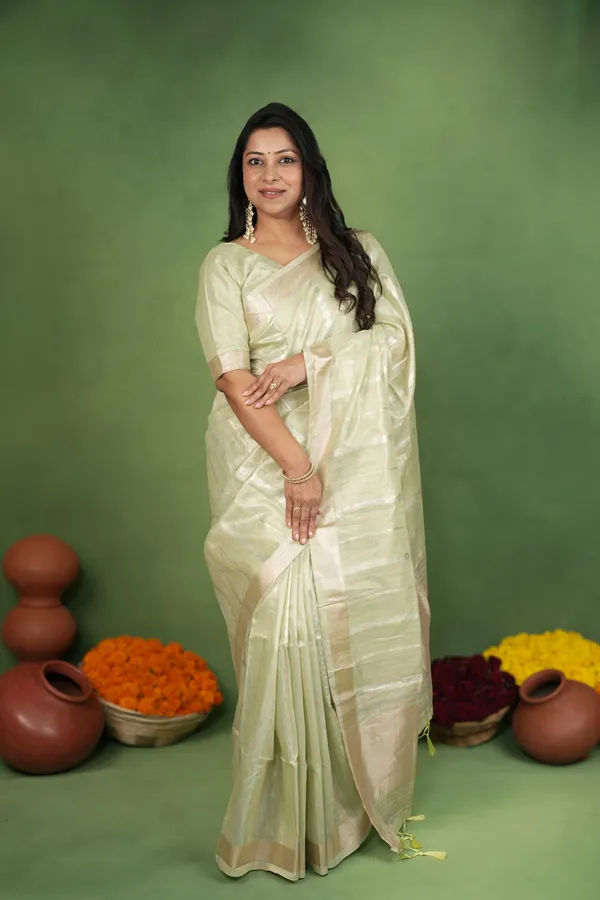 Soft_Linen_Cotton_Silk_sarees_with_Beautiful_Weaving__Zari_Butti_Design_With_Attractive_Border_&_Rich_Pallu__And_Running__Plain_Blouse_With_Tassels