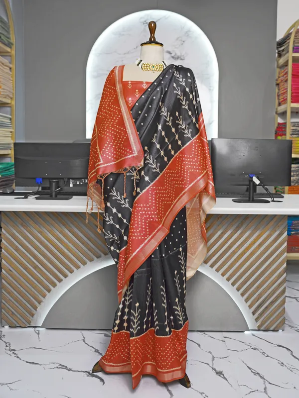 Soft_Tussar_Silk_sarees_with_Beautiful_Digital_Print_With_Attractive_Border_And_Contrast_Print_Blouse_With_Tassels