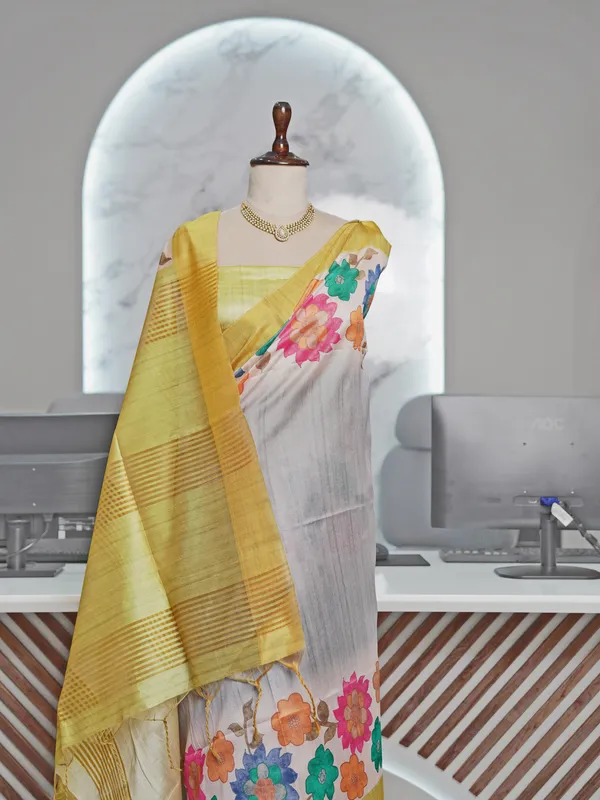 Soft_Tussar_Silk_sarees_with_Beautiful_Digital_Print_With_Attractive_Border_And_Contrast_Print_Blouse_With_Tassels