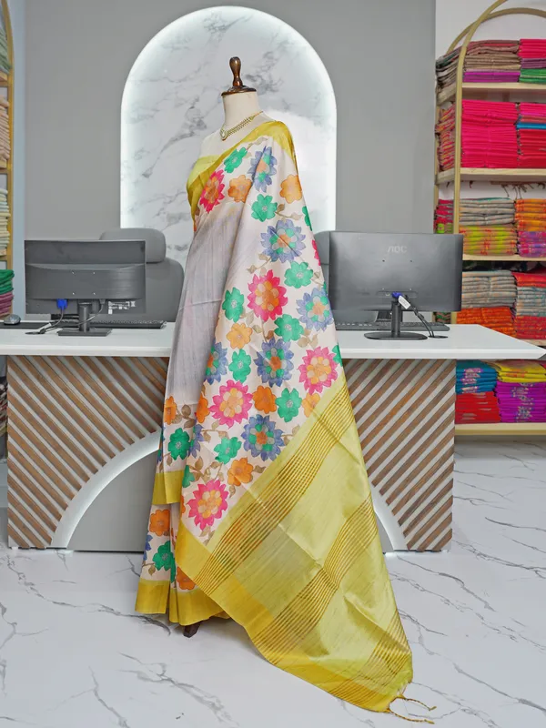 Soft_Tussar_Silk_sarees_with_Beautiful_Digital_Print_With_Attractive_Border_And_Contrast_Print_Blouse_With_Tassels