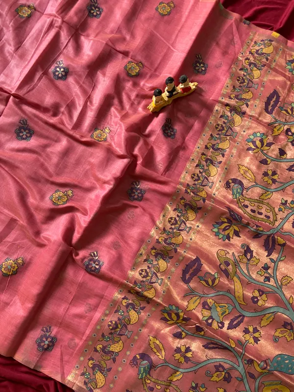 Swan_Pink_–_Swan_Motif_Wedding_Special_|_Premium_Soft_Muga_Cotton_Paithani_Saree_with_Weaving_Design_Featuring_Jungle_Theme_&_Swan_Motifs_Pallu