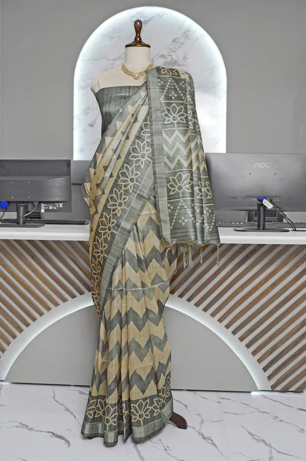 Soft_Tussar_Silk_sarees_with_Beautiful_Digital_Print_With_Attractive_Border_And_Contrast_Print_Blouse_With_Tassels