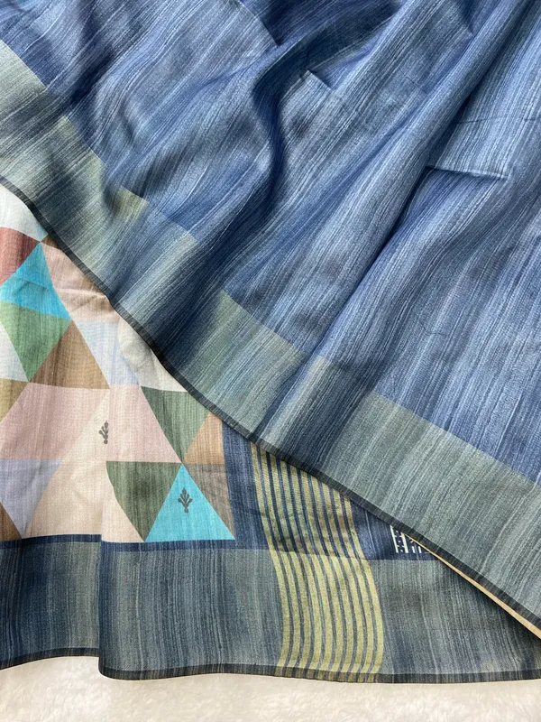 Soft_Tussar_Silk_sarees_with_Beautiful_Print_With_Attractive_Border_And_Contrast_Print_Blouse_With_Tassels