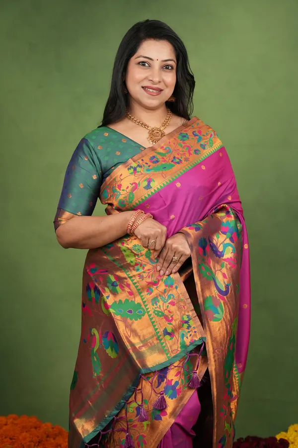 Premium_Soft_Paithani_Silk_sarees_With_Beautiful_Weaving_Pattern_With_Attractive_Rich_Pallu_And_Border_And_Weaving_Blouse_With_Tassels