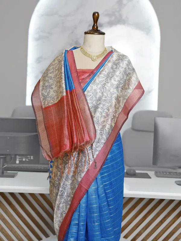 Soft_Semi_Tussar_Silk_sarees_with_Beautiful_Digital_Print_With_Attractive_Border_And_Contrast_Print_Blouse_With_Tassels