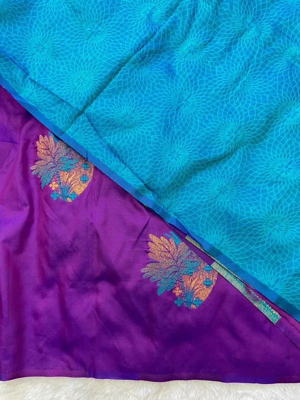 Premium_Soft_Silk_sarees_with_Beautiful_?Weaving_Zari_With_Attractive_Two_Tone_Design_And_Weaving_Design_Blouse_With_Tassels