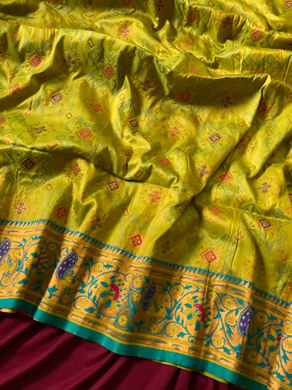 Premium_Soft_Paithani_Silk_sarees_With_Beautiful_Weaving_Pattern_With_Attractive_Rich_Pallu_And_Border_And_Weaving_Blouse_With_Tassels