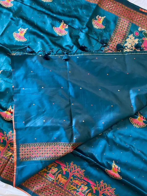 Melody_Rama_Green_–_Melodic_Navratri_Special_|_Soft_Pashmina_Silk_Saree_with_Woven_Zari_Work,_Pashmina_Design_Saree_&_Running_Blouse_with_Tassels