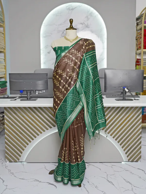 Soft_Tussar_Silk_sarees_with_Beautiful_Digital_Print_With_Attractive_Border_And_Contrast_Print_Blouse_With_Tassels