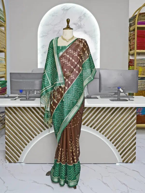 Soft_Tussar_Silk_sarees_with_Beautiful_Digital_Print_With_Attractive_Border_And_Contrast_Print_Blouse_With_Tassels