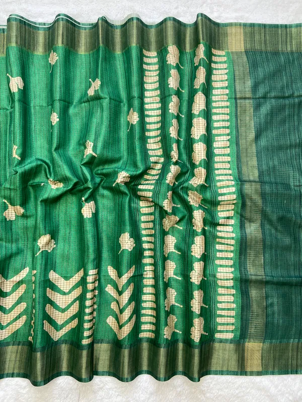 Kanika_Green_–_Checks_Design_Aesthetic_Edit_for_You_|_Soft_Tussar_Silk_Saree_with_Digital_Print,_Checks_Design_Saree_&_Digital_Print_Blouse