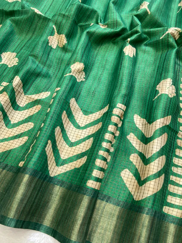 Kanika_Green_–_Checks_Design_Aesthetic_Edit_for_You_|_Soft_Tussar_Silk_Saree_with_Digital_Print,_Checks_Design_Saree_&_Digital_Print_Blouse