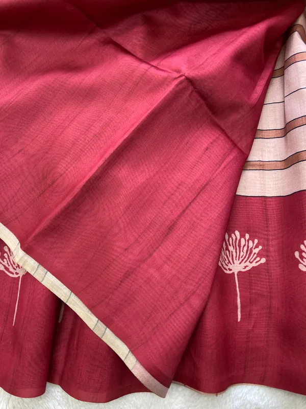 Soft_Tussar_Silk_sarees_with_Beautiful_Digital_Print_With_Attractive_Border_And_Contrast_Print_Blouse_With_Tassels