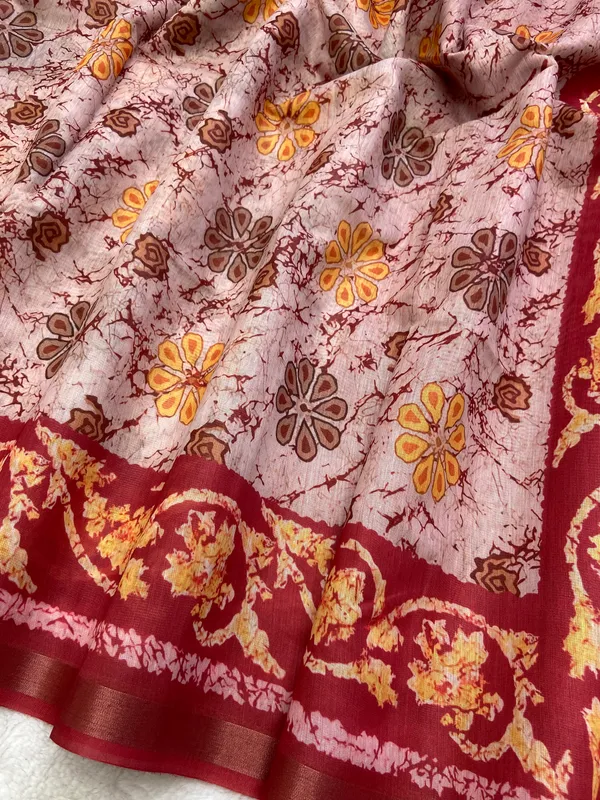 Kabini_Red_–_Zari_Line_Aesthetic_Edit_for_You_|_Soft_Chanderi_Cotton_Saree_with_Digital_Print,_Zari_Line_Saree_&_Digital_Print_Blouse_with_Tassels