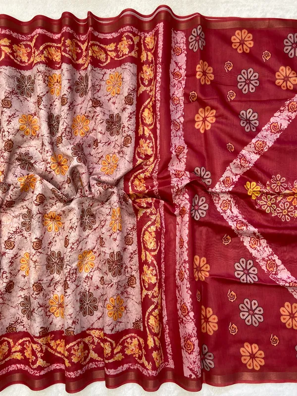 Kabini_Red_–_Zari_Line_Aesthetic_Edit_for_You_|_Soft_Chanderi_Cotton_Saree_with_Digital_Print,_Zari_Line_Saree_&_Digital_Print_Blouse_with_Tassels