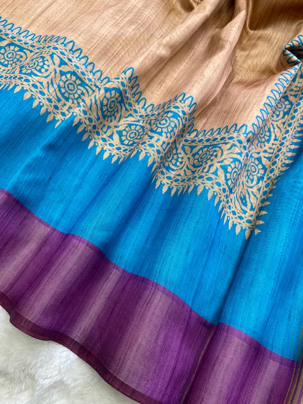 Soft_Tussar_Silk_sarees_with_Beautiful_Print_With_Attractive_Border_And_Contrast_Print_Blouse_With_Tassels