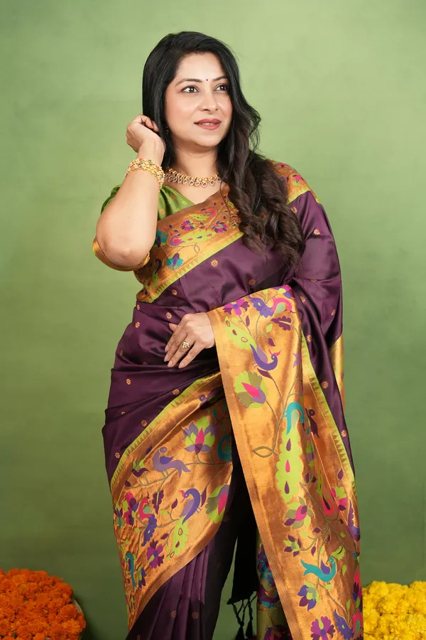 Premium_Soft_Paithani_Silk_sarees_With_Beautiful_Weaving_Pattern_With_Attractive_Rich_Pallu_And_Border_And_Weaving_Blouse_With_Tassels