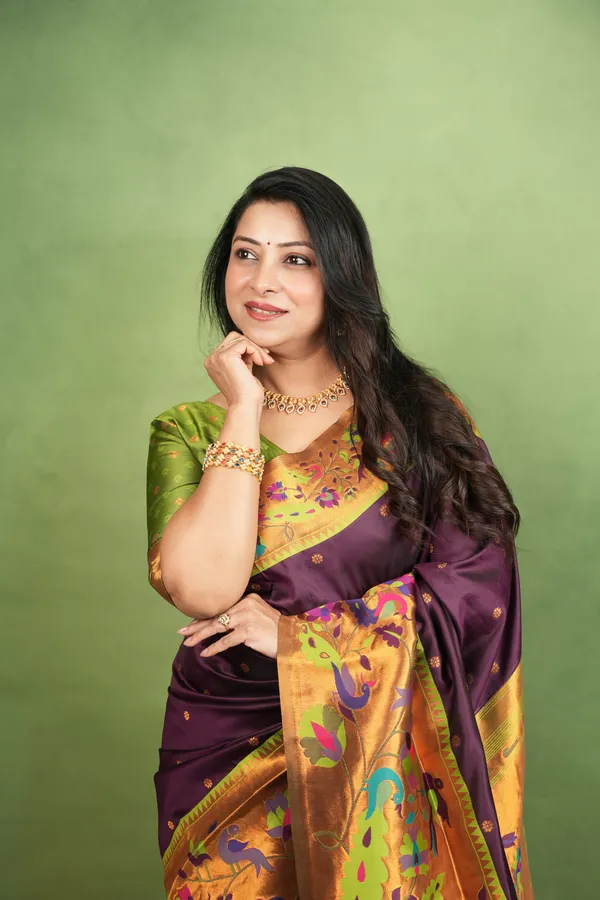 Premium_Soft_Paithani_Silk_sarees_With_Beautiful_Weaving_Pattern_With_Attractive_Rich_Pallu_And_Border_And_Weaving_Blouse_With_Tassels