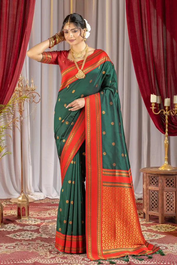 Narayana_Pattu_Narayanpet_Silk_sarees_with_Beautiful_Booti_in_Contrast_Red-Green_Shades_With_Attractive_Weaving_Gold_Zari_Design_And_Contrast_Blouse_With_Tassels