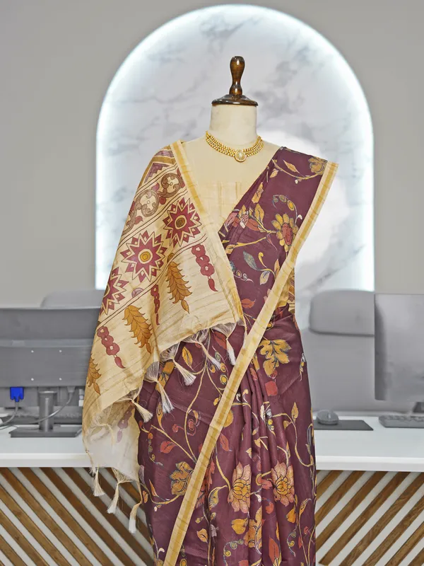 Soft_Tussar_Silk_sarees_with_Beautiful_Digital_Print_With_Attractive_Border_And_Contrast_Print_Blouse_With_Tassels