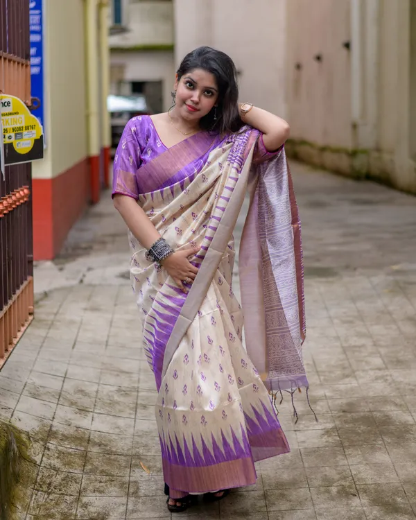 Manjusha_Purple_–_Treasured_Navratri_Special_|_Soft_Tussar_Silk_Saree_with_Print,_Border_&_Contrast_Print_Blouse_with_Tassels