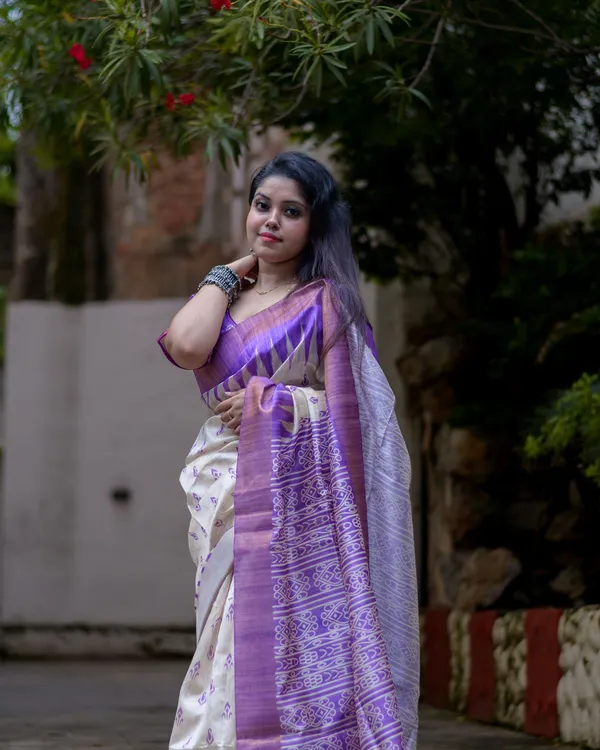 Manjusha_Purple_–_Treasured_Navratri_Special_|_Soft_Tussar_Silk_Saree_with_Print,_Border_&_Contrast_Print_Blouse_with_Tassels
