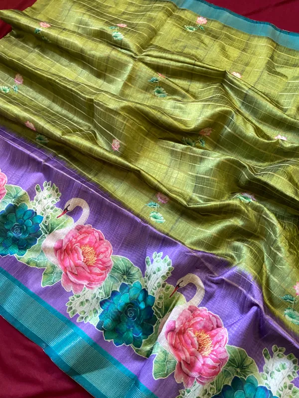 Soft_Semi_Tussar_Silk_sarees_with_Beautiful_Digital_Print_With_Attractive_Border_And_Contrast_Print_Blouse_With_Tassels