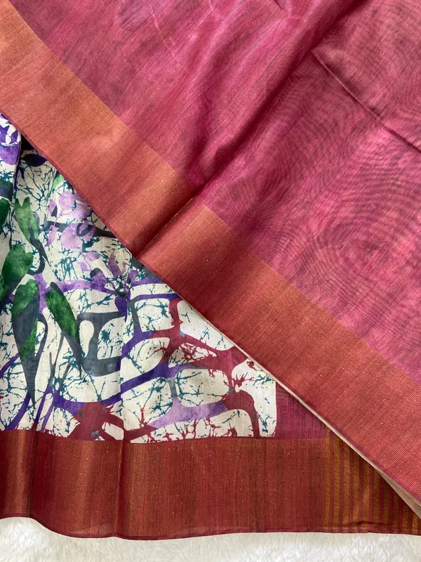 Shyla_Maroon_–_Diwali_Special_|_Soft_Tussar_Silk_Saree_with_Print,_Border_&_Contrast_Print_Blouse_with_Tassels