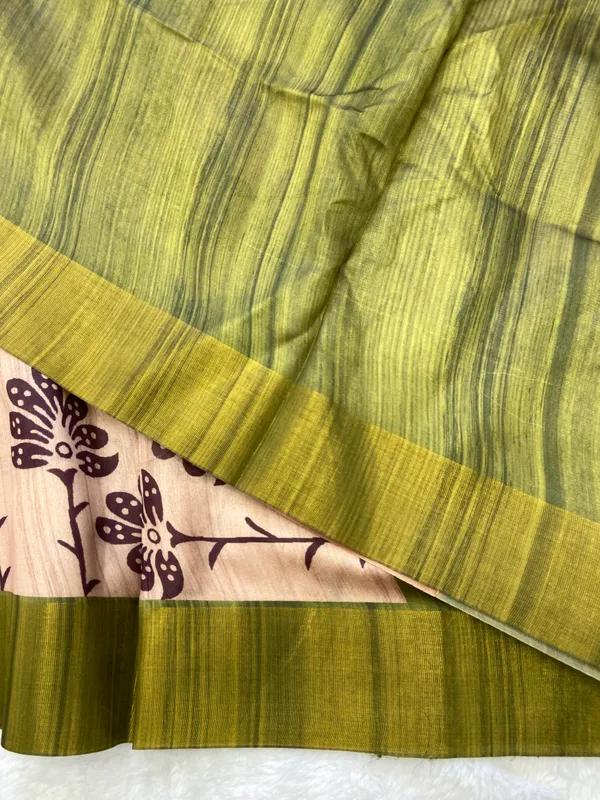 Ziana_Green_–_Navratri_Special_|_Soft_Tussar_Silk_Saree_with_Print,_Border_&_Contrast_Print_Blouse_with_Tassels