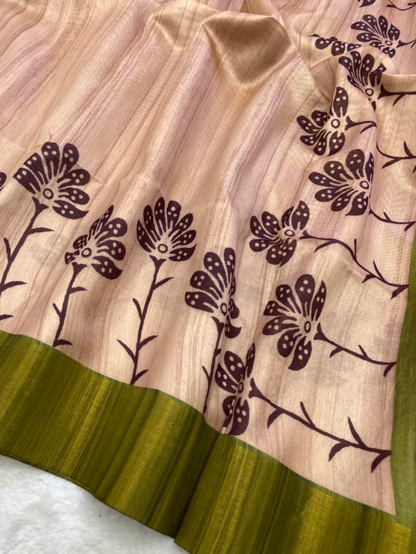 Ziana_Green_–_Navratri_Special_|_Soft_Tussar_Silk_Saree_with_Print,_Border_&_Contrast_Print_Blouse_with_Tassels