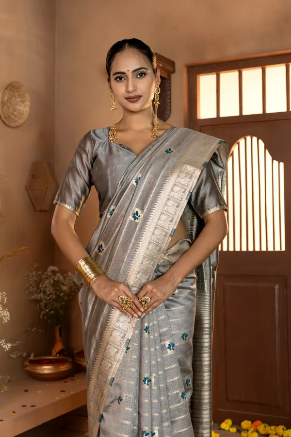 Dhanya_Grey_–_Blessed_Wedding_Special_|_Premium_Soft_Khadi_Linen_Saree_with_Design_Weaving_Pallu,_Traditional_Zari_Weaving_Border