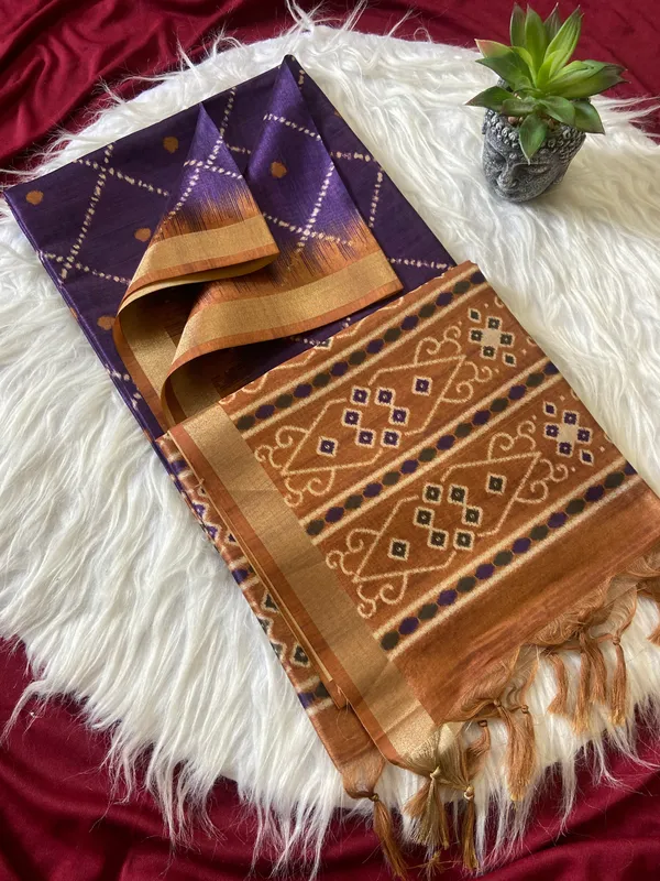 Soft_Tussar_Silk_sarees_with_Beautiful_Digital_Print_With_Attractive_Border_And_Contrast_Print_Blouse_With_Tassels