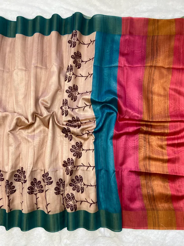 Ziana_Rama_Green_–_Navratri_Special_|_Soft_Tussar_Silk_Saree_with_Print,_Border_&_Contrast_Print_Blouse_with_Tassels