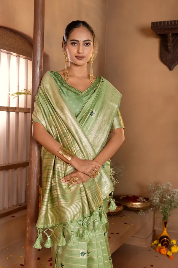 Dhanya_Green_–_Blessed_Wedding_Special_|_Premium_Soft_Khadi_Linen_Saree_with_Design_Weaving_Pallu,_Traditional_Zari_Weaving_Border